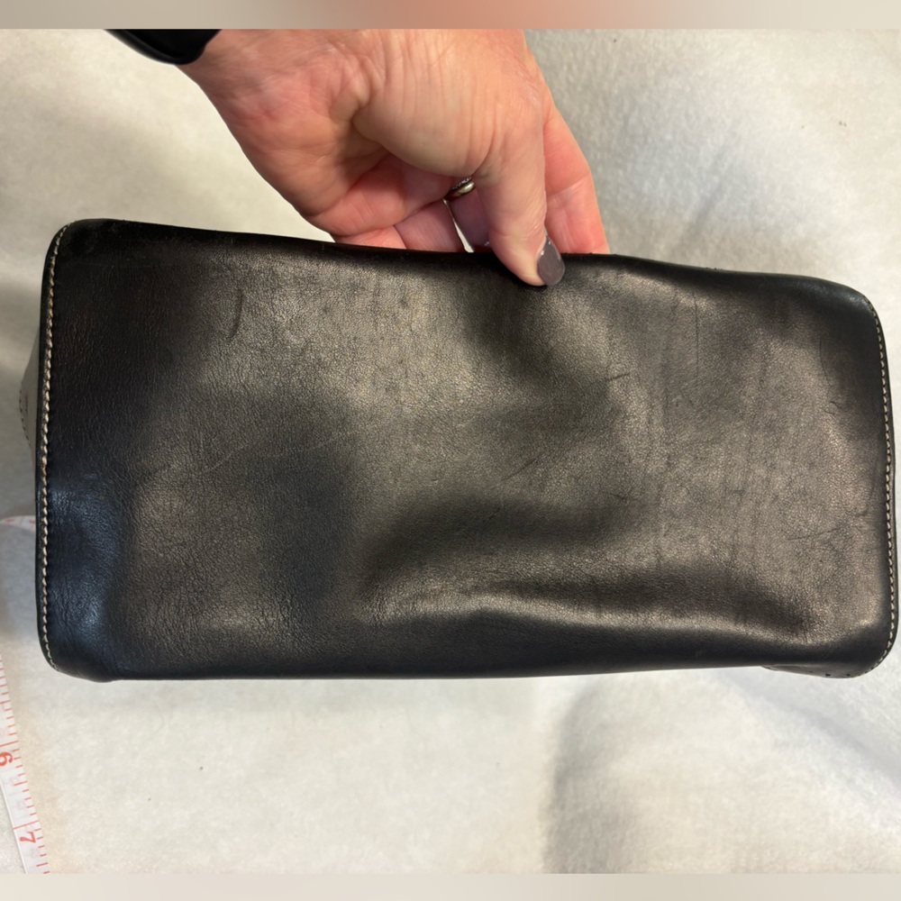 COACH Vintage Hamptons Classic Black Leather Purse Pre-loved - Picture 16 of 16